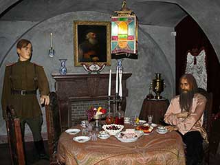 Figuras de Rasputin y Yusupov en el Palacio de Moika