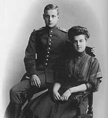 Dmitri Pavlovich Romanov y su hermana Maria