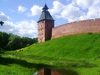 Novgorod - murallas del kremlin